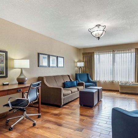 Comfort Inn & Suites Blue Ridge Eksteriør billede