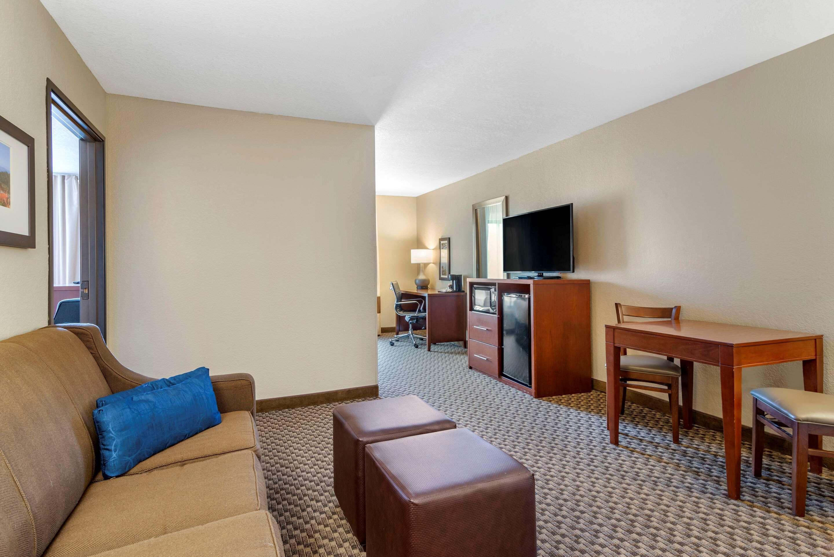 Comfort Inn & Suites Blue Ridge Eksteriør billede