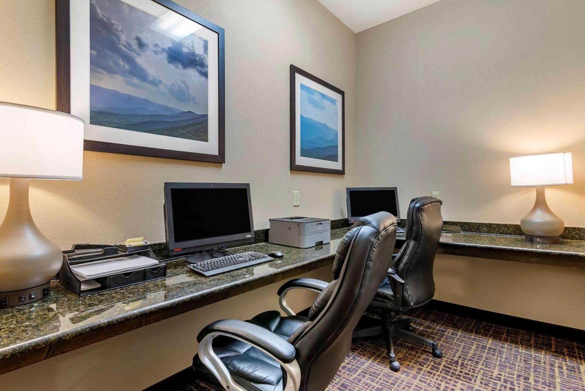 Comfort Inn & Suites Blue Ridge Eksteriør billede