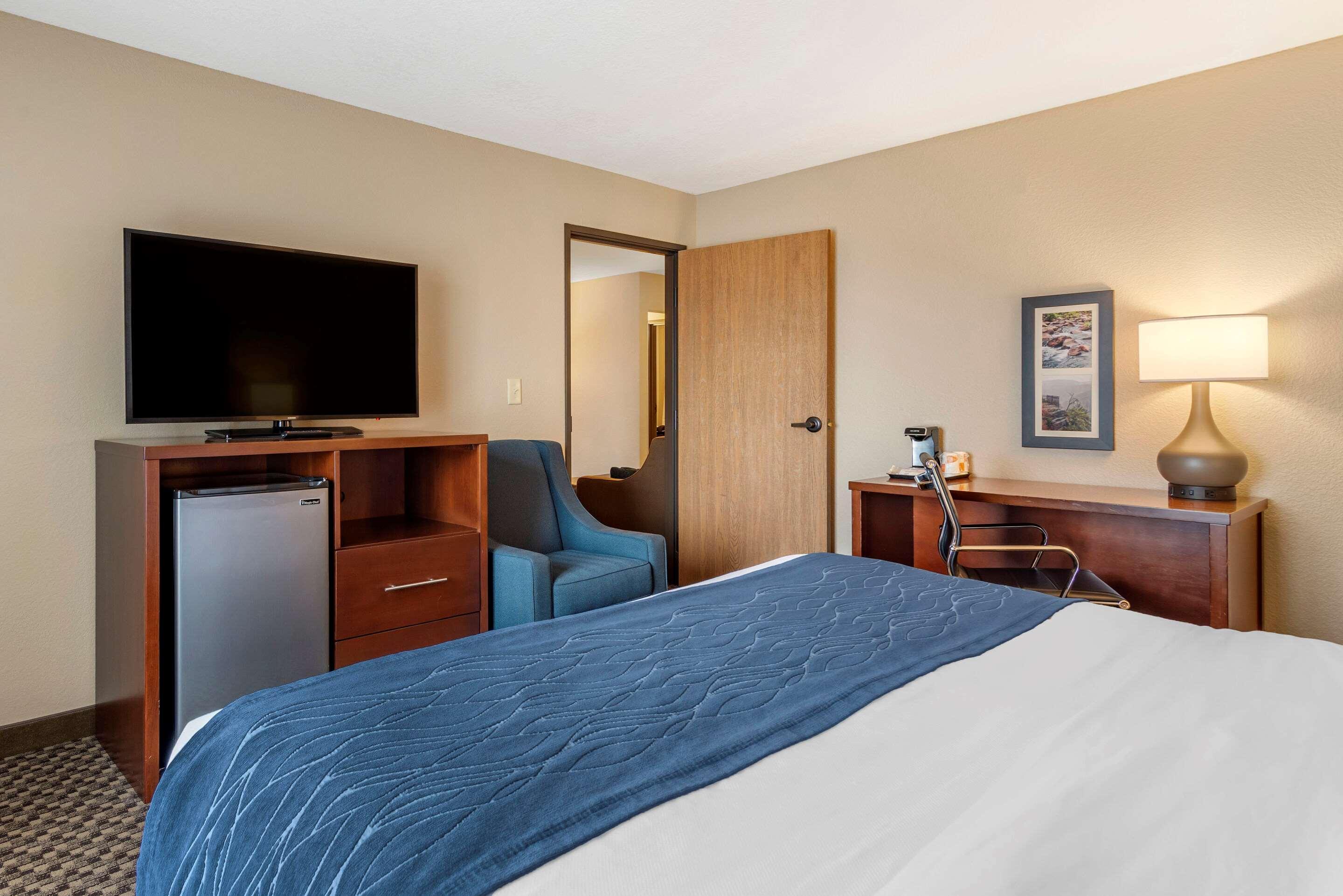Comfort Inn & Suites Blue Ridge Eksteriør billede