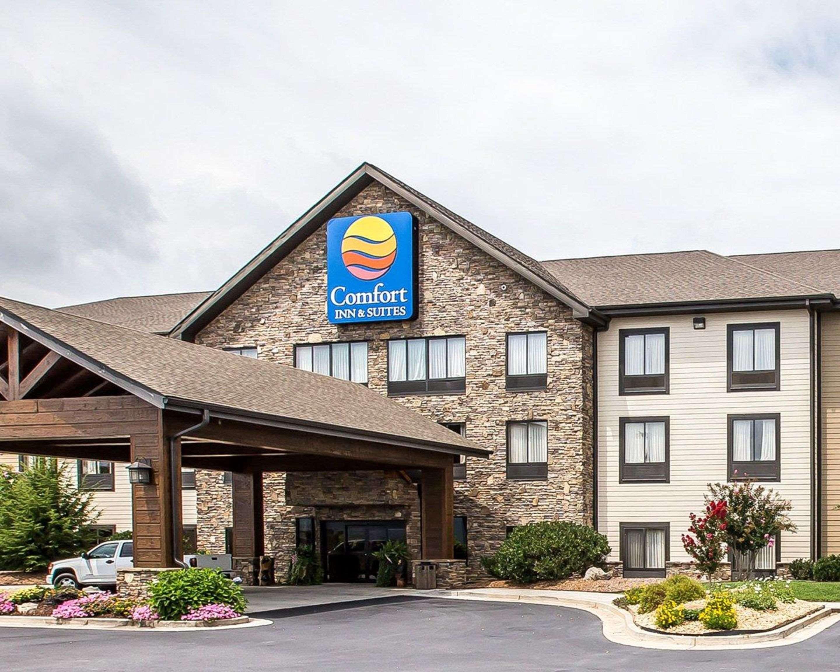Comfort Inn & Suites Blue Ridge Eksteriør billede
