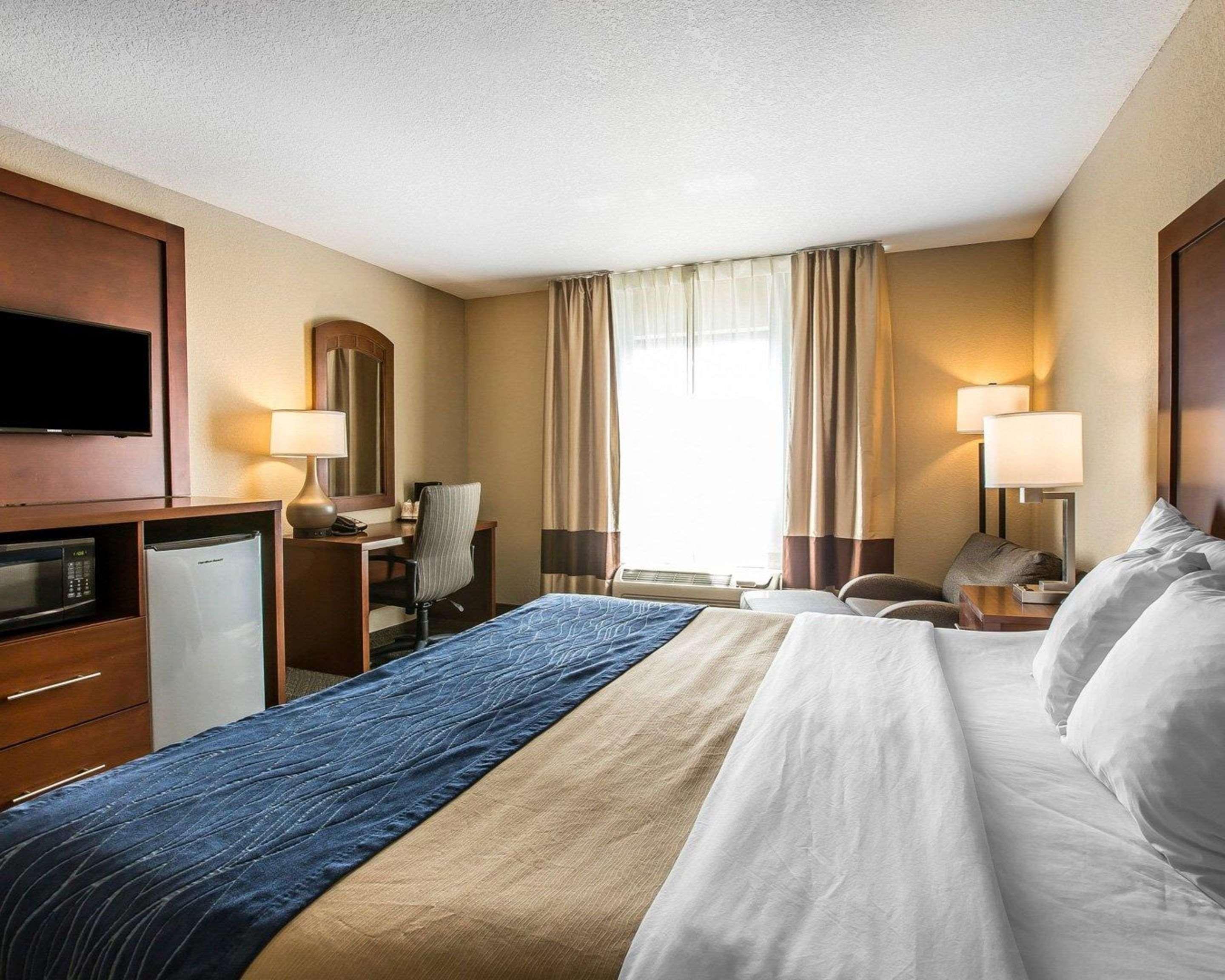 Comfort Inn & Suites Blue Ridge Eksteriør billede