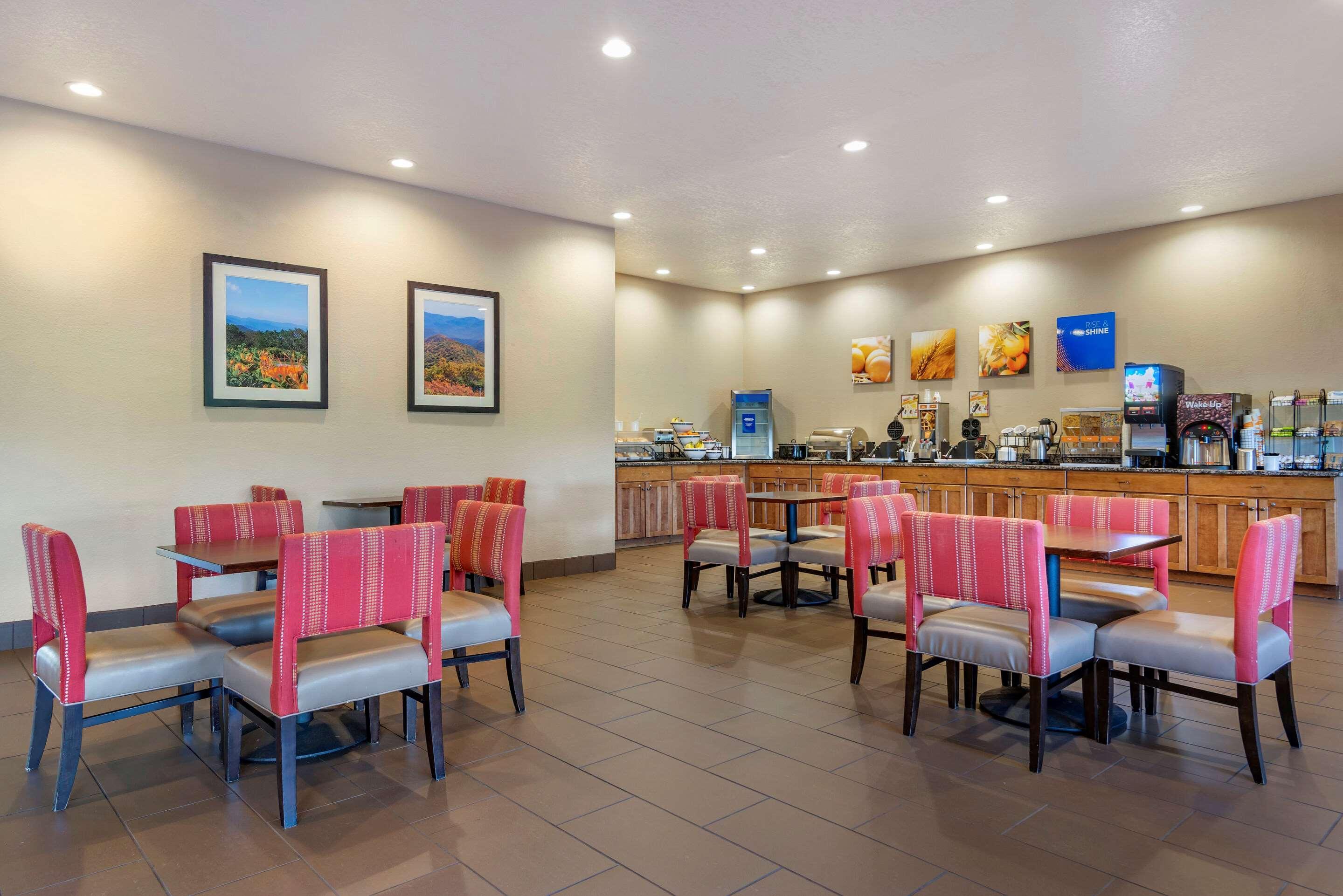Comfort Inn & Suites Blue Ridge Eksteriør billede