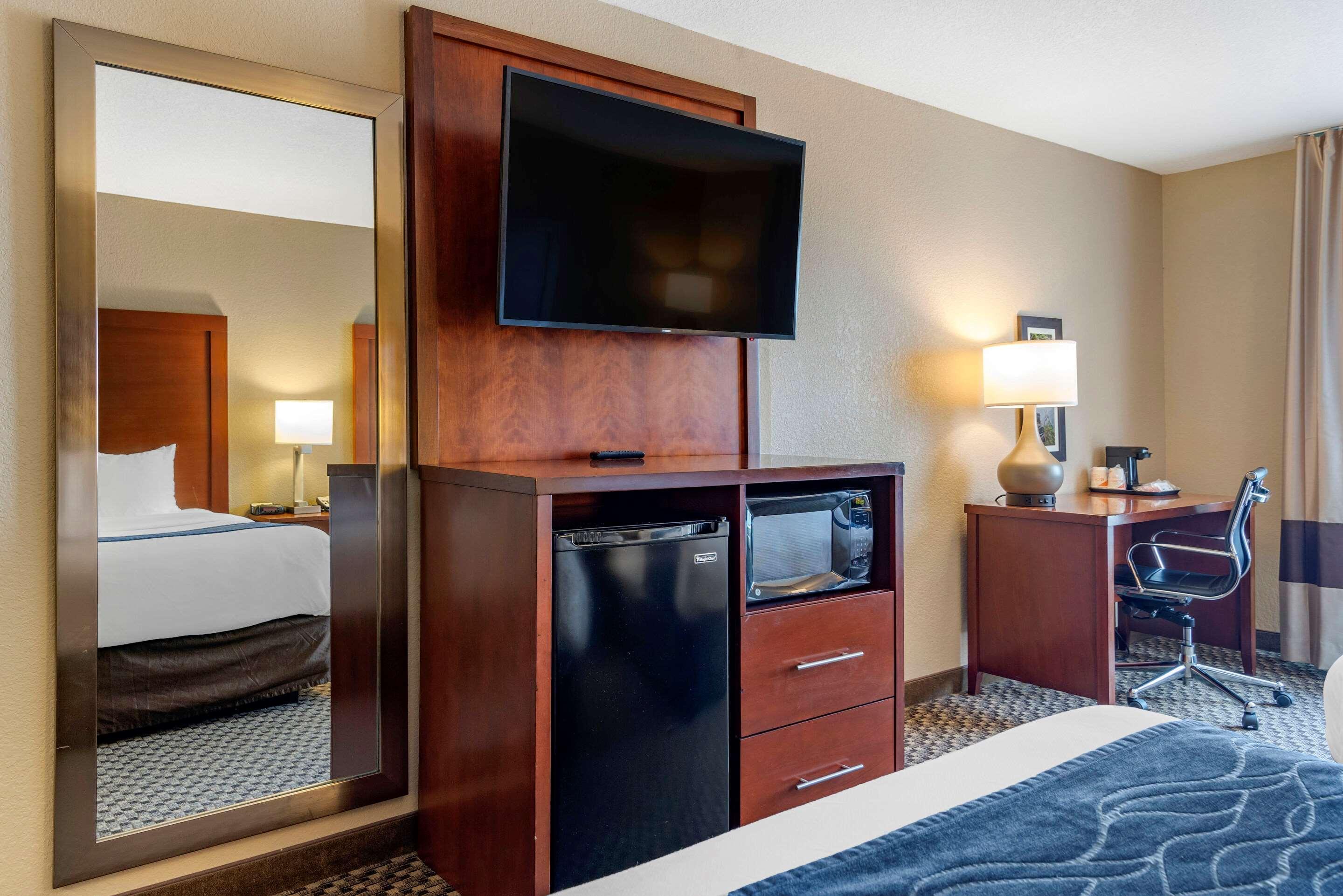 Comfort Inn & Suites Blue Ridge Eksteriør billede